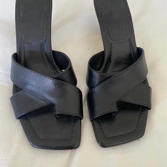 Zara Leather Mules with Toe Detail - Picture 2 of 5